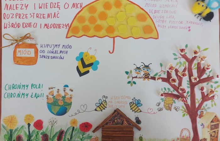 Warmińsko-Mazurski Ośrodek Doskonalenia Nauczycieli w Elblągu we współpracy z Zarządem Regionalnym Związku Pszczelarzy w Elblągu zorganizował  konkurs plastyczny pt. „Z każdej strony, pszczoły wymagają naszej ochrony”. Ideą konkursu jest przybliżenie w formie plastycznej tematyki związanej z zjawiskiem zmian klimatycznych mających wpływ na populację pszczół. Dzięki naszym pracom plastycznym postrzegamy problem ginięcia pszczół, które uważane są za gatunek zagrożony.Rozstrzygnięcie konkursu dopiero w sierpniu, ale cieszymy się, że mogliśmy wziąć w nim udział.