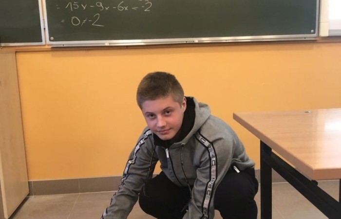 Za nami kolejne spotkanie robotyczne. Uczniowie z pasją i zaangażowaniem tworzyli kolejne modele robotów, poznawali nowe możliwości klocków Lego Spike Prime oraz tajniki programowania. Przed nimi jeszcze wiele pracy i wyzwań, malutkimi kroczkami zdobywają nowe umiejętności informatyczne. Następne spotkanie już w środę. Do zobaczenia.