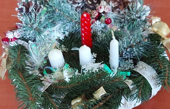 Pod koniec listopada w naszej szkole został ogłoszony konkurs na „Najpiękniejszy wieniec adwentowy”. Konkurs skierowany był do uczniów klas I – IV. Komisja oceniając pracę uczniów brała pod uwagę ogrom włożonej pracy, estetykę, pomysłowość oraz dobór materiału. 
Laureaci otrzymali dyplomy i drobne podarunki.
I miejsce – Nela Jaworska, kl. 1 a
II miejsce – Weronika Jakubowska, kl. 4 a
III miejsce – Laura Chojecka, kl. 1 a oraz Jakub Wawer, kl. 2 b
Wyróżnienia
Klaudia Brzozowska, kl. 2b
Maja Cok, kl. 1 b
Jakub Gajcy, kl. 4 b
Maja Mackiewicz, kl. 3 a
Liliana Łońska, kl. 1 a
Kuba Oleszczuk, kl. 1 b
Maja Tyżlik, kl. 1 a
Liliana Zakrzewska, kl. 4 a
Justyna Żukowska, kl.