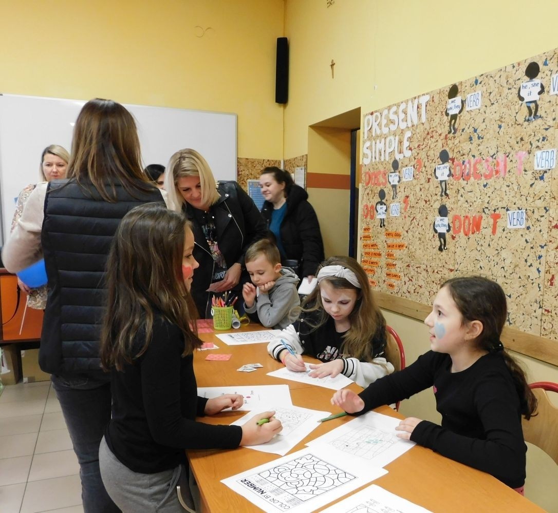 Wszystko było PERFECT – tak podsumowane zostały gry i zabawy w języku angielskim przygotowane przez p. Annę Cieślę, p. Emilię Malczewską, p. Justynę Antczak i p. Annę Daniecką. Cóż więcej można dodać… See you later! 