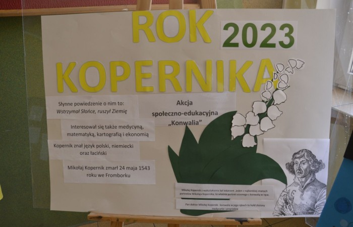 „A jednak się kręci!” rzekł Galileusz mając na myśli teorię stworzoną przez Mikołaja Kopernika na temat ruchów Ziemi i innych planet. Mikołaj Kopernik „ruszył Ziemię” a teraz w naszych rękach jest los tej Ziemi. Dlatego, jak co roku, świętujemy Dzień Ziemi aby zaszczepiać wśród uczniów idee proekologiczne. W tym roku podsumowanie roku kopernikańskiego i świętowanie Dnia Ziemi odbyło się w piątek 21 kwietnia, a więc w przededniu święta naszej planety. Z tej okazji na szkolnym holu przygotowane zostały gazetki tematyczne: o Mikołaju Koperniku i ekologiczna o zagrożeniach, jakie czyhają na Ziemię oraz sposobach jej ochrony. Uczniowie przygotowali prace plastyczne z hasłami zachęcającymi do segregowania odpadów. Na sztalugach zaś zawisły prace uczniowskie wykonane w ramach Akcji Społeczno –Edukacyjnej „Konwalia”. 