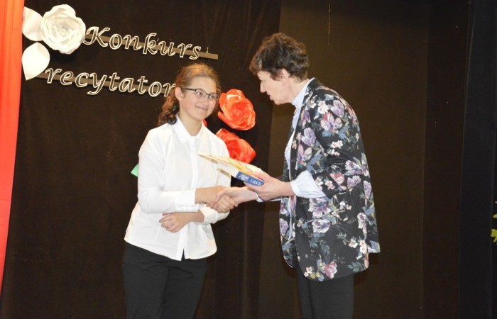 Uczniowie byli oceniani w dwóch kategoriach wiekowych IV-VI oraz VII-VIII.
Wyniki uczniów w kategorii IV-VI:
I miejsce - Kinga Bicka klasa V a
II miejsce - Michalina Bejmert V b
III miejsce - Wiktoria Rudzińska IV b
Wyniki uczniów w kategorii VII -VIII:
I miejsce - Zuzanna Jurak VIII b

II miejsce – Zuzanna Rapp VIII b
III miejsce -Aniela Borkowska VII a