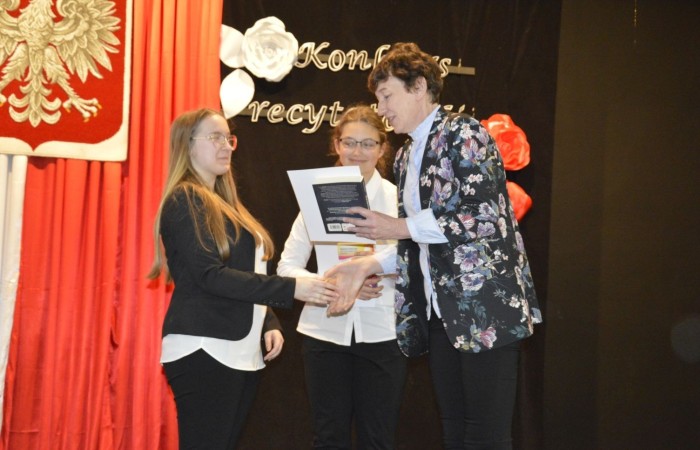 Uczniowie byli oceniani w dwóch kategoriach wiekowych IV-VI oraz VII-VIII.
Wyniki uczniów w kategorii IV-VI:
I miejsce - Kinga Bicka klasa V a
II miejsce - Michalina Bejmert V b
III miejsce - Wiktoria Rudzińska IV b
Wyniki uczniów w kategorii VII -VIII:
I miejsce - Zuzanna Jurak VIII b

II miejsce – Zuzanna Rapp VIII b
III miejsce -Aniela Borkowska VII a