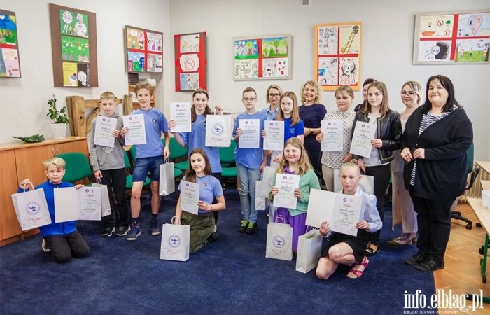 W ramach obchodów Światowego Dnia Bez Tytoniu, który przypada 31 maja 2023 r. Państwowy
Powiatowy Inspektor Sanitarny w Elblągu zorganizował konkurs plastyczny pod nazwą „Młodość
Wolna od Papierosa”. Ideą przewodnią konkursu była profilaktyka uzależnień od papierosów
tradycyjnych i elektronicznych oraz pogłębianie wiedzy na temat skutków ich stosowania. Zadaniem
uczestników konkursu było stworzenie pracy plastycznej o tematyce antytytoniowej. Konkurs
skierowany był do uczniów klas IV-VI szkół podstawowych miasta Elbląg i powiatu elbląskiego.
