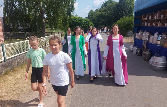 Grupa taneczna z  Sp2 była częścią delegacji Aniołowa, które wraz z partnerami z Gminy Pasłęk przebywało w Hadenfeld w Niemczech w dniach 14-19.06. Delegacja brała udział w festiwalu „Anioły,woły i kultura