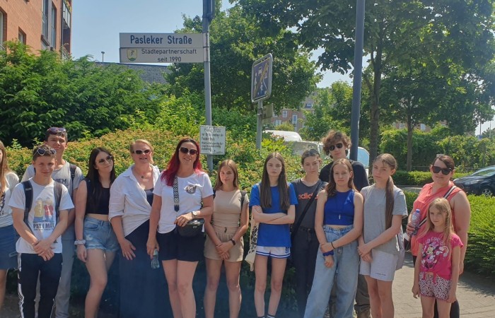 Grupa taneczna z  Sp2 była częścią delegacji Aniołowa, które wraz z partnerami z Gminy Pasłęk przebywało w Hadenfeld w Niemczech w dniach 14-19.06. Delegacja brała udział w festiwalu „Anioły,woły i kultura