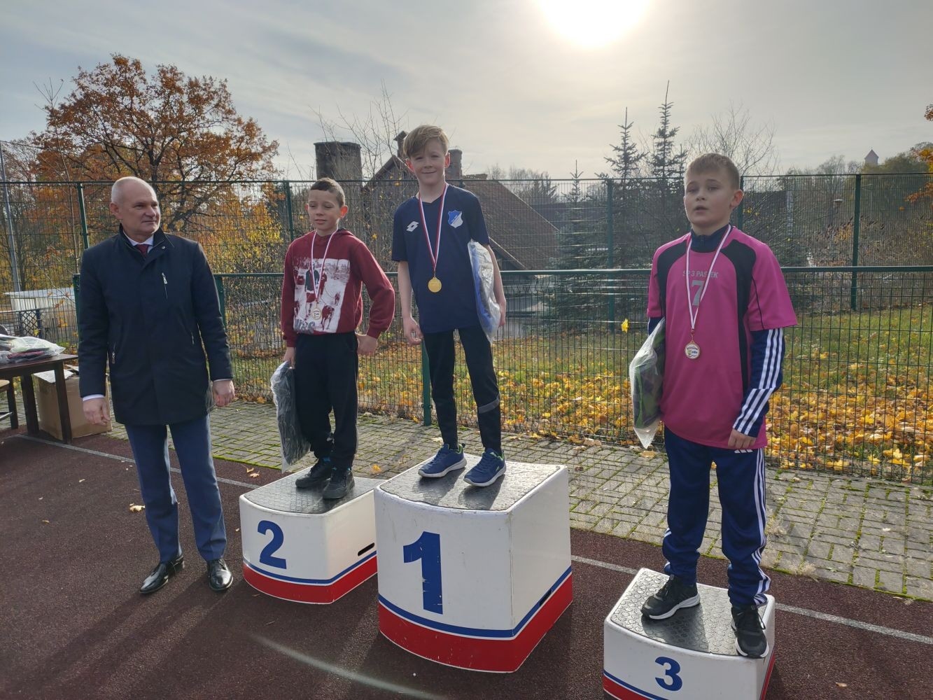 Kilka zdjęć naszych sportowców  z piątkowej rywalizacji w Biegach z Okazji Dnia Niepodległości, które odbyły się na Stadionie Miejskim.