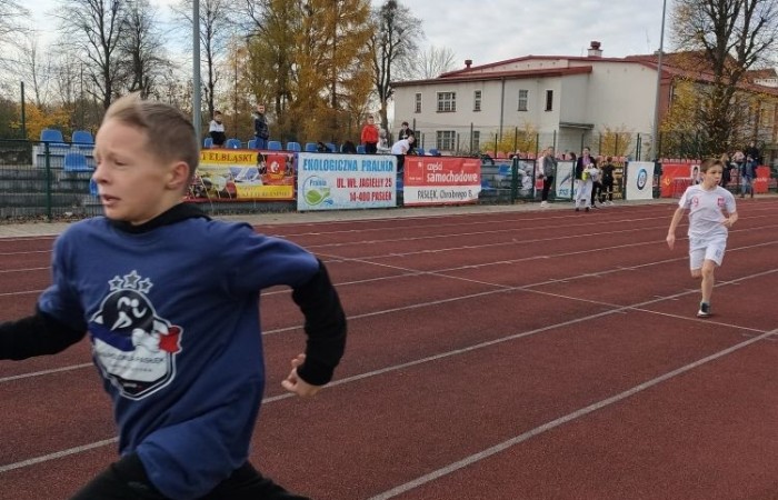Kilka zdjęć naszych sportowców  z piątkowej rywalizacji w Biegach z Okazji Dnia Niepodległości, które odbyły się na Stadionie Miejskim.