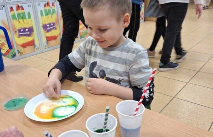 4 marca po raz kolejny nasza szkoła otworzyła swoje podwoje dla przyszłych uczniów. Dzieci i ich rodzice mogli przekonać się, że szkoła to nie tylko nauka, ale też świetna zabawa.
Po przekroczeniu progu naszej 