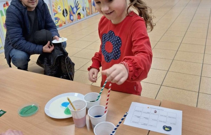 4 marca po raz kolejny nasza szkoła otworzyła swoje podwoje dla przyszłych uczniów. Dzieci i ich rodzice mogli przekonać się, że szkoła to nie tylko nauka, ale też świetna zabawa.
Po przekroczeniu progu naszej 