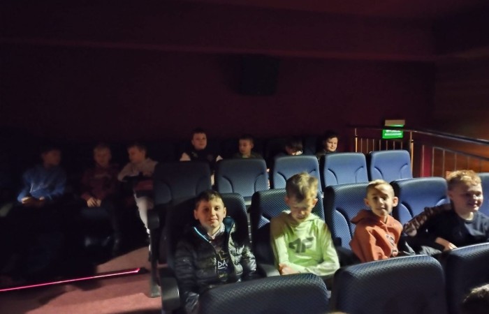 Wraz z uczniami klas I-III zabieramy Was do akademii i to nie byle jakiej bo samego Ambrożego Kleksa. Witajcie w naszej bajce, my po obejrzanym seansie rozgościliśmy się tam na dobre :)