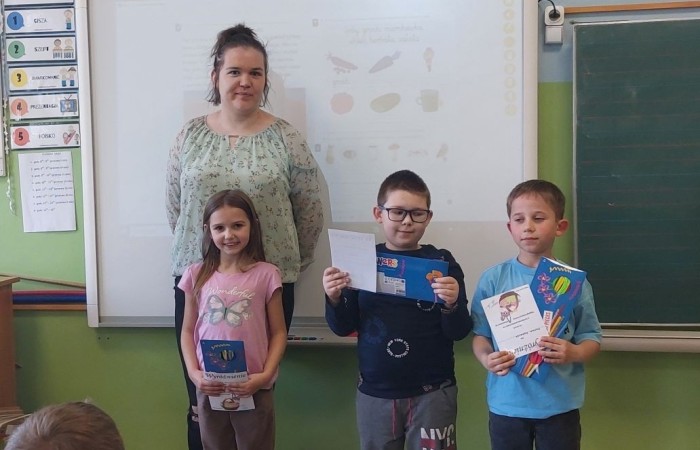 Z radością przedstawiamy wyniki konkursu plastycznego na Najpiękniejszą Kartkę Wielkanocną. Wszystkim uczestnikom konkursu oraz laureatom serdecznie gratulujemy. 
Wybór zwycięzców był trudny, ponieważ wszystkie prace były przepiękne i oryginalne. 