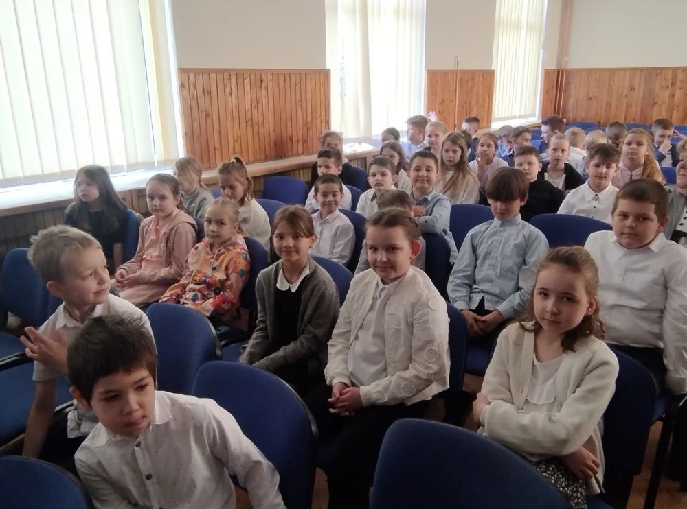 Dziś naszą szkołę odwiedził Zespół Folklorystyczny 