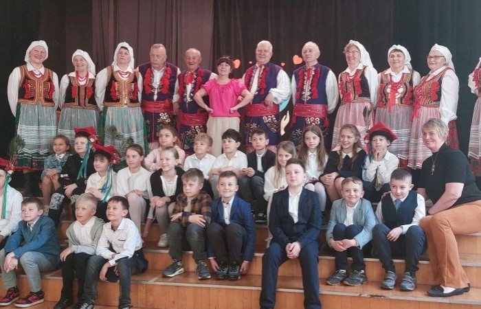Dziś naszą szkołę odwiedził Zespół Folklorystyczny 