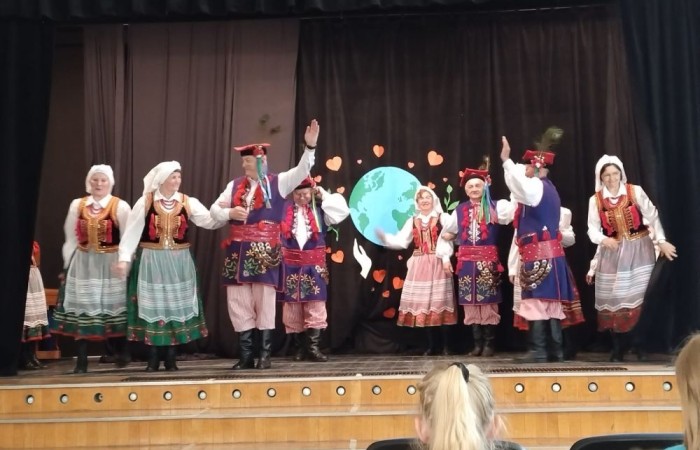 Dziś naszą szkołę odwiedził Zespół Folklorystyczny 