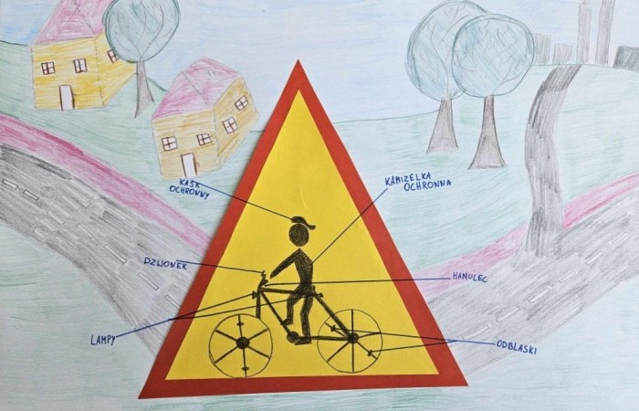 Dnia 7.06.2024 r. uczniowie naszej szkoły zdali egzamin z Bezpieczeństwa Ruchu Drogowego. Egzamin teoretyczny i praktyczny z wynikiem pozytywnym osiągnęło 56 uczniów. Wszystkie wskazówki bezpiecznej drogi i zasady poruszania się po drogach przypomnieli nam policjanci z Komisariatu w Pasłęku. Aktywnie pomagali przy organizacji egzaminu praktycznego na kartę rowerową: asp. szt. Piotr Pawlikowski , st. asp. Karol Paluch , mł. asp. Agnieszka Sierpińska oraz pedagog szkolny Beata Ziębicka .
Dziękujemy za wsparcie !!!  
Uczniowie bezpieczne zachowania na drodze promowali także w konkursie plastycznym „Safe Bike ‘’ nawiązując do ekologicznych środków transportu. Czekamy na wyniki konkursu-trzymajcie kciuki !!! 