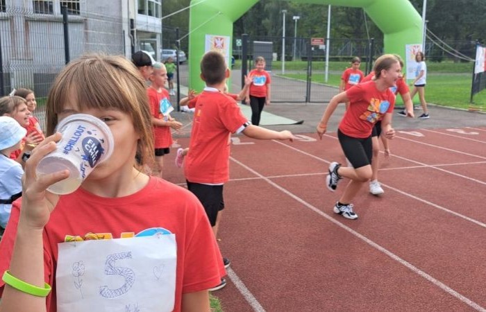 Dzisiaj braliśmy udział w zawodach lekkoatletycznych pod projektem Lekkoatletyczne Nadzieje Olimpijskie w Olsztynie. Uczestniczylismy w konkurencjach: bieg na 60 m, skok w dal oraz rzut piłeczką palantową. Nie zdobyliśmy znaczących miejsc, ale bawiliśmy się świetnie! Wracamy do domu zmęczeni ale Szczęśliwi.