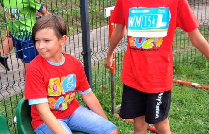 Dzisiaj braliśmy udział w zawodach lekkoatletycznych pod projektem Lekkoatletyczne Nadzieje Olimpijskie w Olsztynie. Uczestniczylismy w konkurencjach: bieg na 60 m, skok w dal oraz rzut piłeczką palantową. Nie zdobyliśmy znaczących miejsc, ale bawiliśmy się świetnie! Wracamy do domu zmęczeni ale Szczęśliwi.