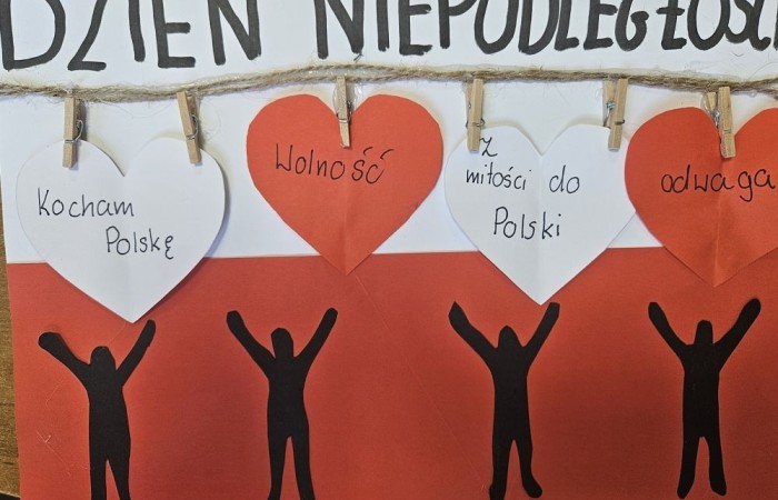 W październiku uczniowie naszej szkoły wzięli udział w konkursie plastycznym, którego motywem było Święto Niepodległości. Konkurs zorganizowała Burmistrz Pasłęka pani Elżbieta Wasiuk i Pasłęcki Ośrodek Kultury. Tematem konkursu było hasło „Kocham Polskę-Dzień Niepodległości. Wyróżnienie zdobyła Joanna Żukowska z klasy 8b, która otrzymała nagrodę podczas wspólnego świętowania z mieszkańcami Pasłęka z okazji 106 Rocznicy Odzyskania Niepodległości przez Polskę.