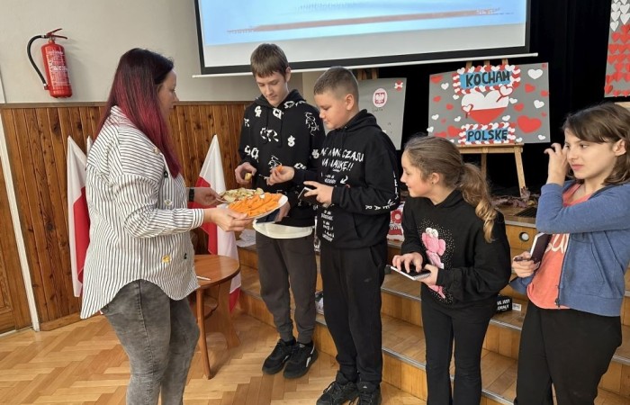 Święto Odzyskania Niepodległości ma dla nas szczególne znaczenie. W tym roku postanowiliśmy to wydarzenie uczcić w wyjątkowy sposób - organizując 