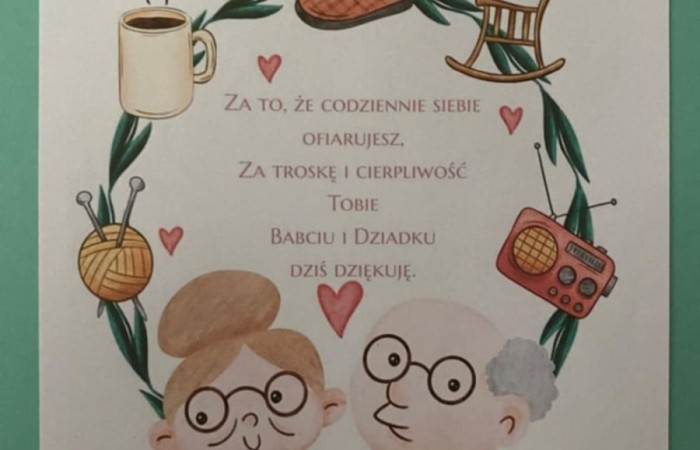 16 stycznia 2025 w naszej szkole odbyła się uroczystość z okazji Dnia Babci i Dziadka. Dzieci z klas trzecich zaprezentowały swoim Kochanym Babciom i Dziadkom przedstawienie Jasełkowe oraz wierszyki i piosenki. Złożyły również gorące życzenia i wręczyły przygotowane upominki. Babcie i Dziadkowie z nieukrywanym zachwytem podziwiali swoje wnuczęta występujące na scenie specjalnie dla nich. Nie kryli również wzruszenia i za występ swoje wnuczki i wnuków nagrodzili gromkimi brawami.  Przedstawienie, utrzymane jeszcze w świątecznym klimacie, uczniowie przygotowali razem ze swoimi wychowawczyniami. Na koniec, aktorzy otrzymali słodki poczęstunek.                                                                                                                                                                                                      
