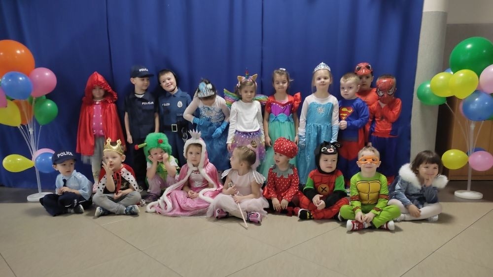 Karnawał to czas zabawy, przepełniony muzyką i tańcami. Dla przedszkolaków ze Szkoły Podstawowej nr 2 to jeden z najdłużej wyczekiwanych dni w roku. 
Aby uczcić ten wyjątkowy dzień, 23.01.2025 r. w przedszkolu w 