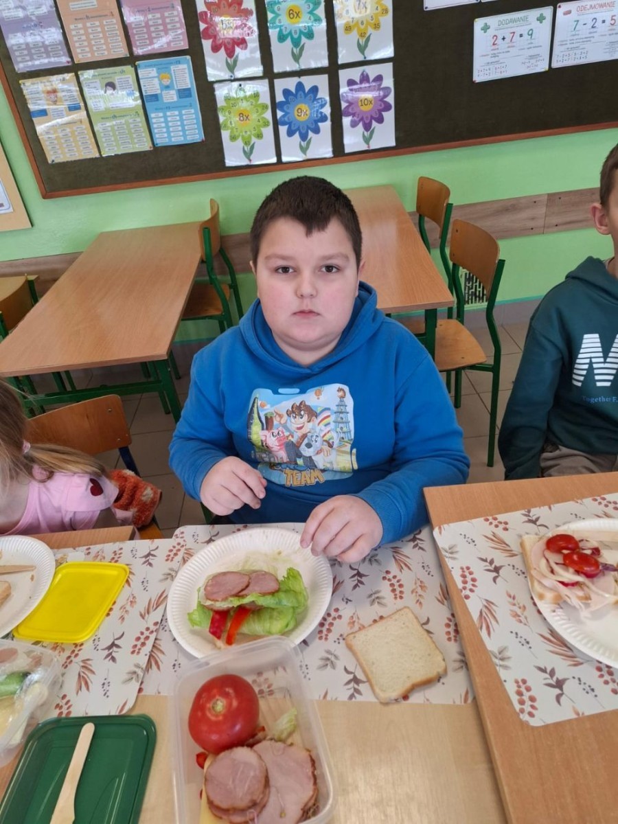 Uczniowie klas młodszych, biorący udział w zajęciach 