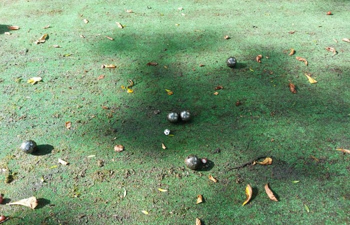 Dzisiaj zwiedzamy Olsztyn szlakiem św.Jakuba. Stolica naszego województwa przywitała nas pięknym słońcem. Uczstnicy projektu poznali zabytki Olsztyna, odwiedzili Mikołaja Kopernika, siedzibę Gazety Olsztyńskie a  podczas wizyty na zamku niektórych udało się zakuć w dyby. Po intensywnym zwiedzaniu przyszedł czas relaksu -piknik nad jeziorem Ukiel.