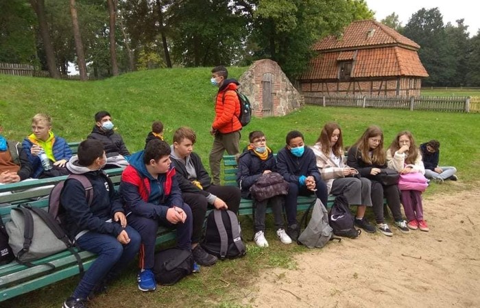 Kolejny dzień w Olsztynku pełen wrażeń za nami. Dzisiaj uczniowie odwiedzili wystawę malarstwa Janusza Oskara Knorowskiego 