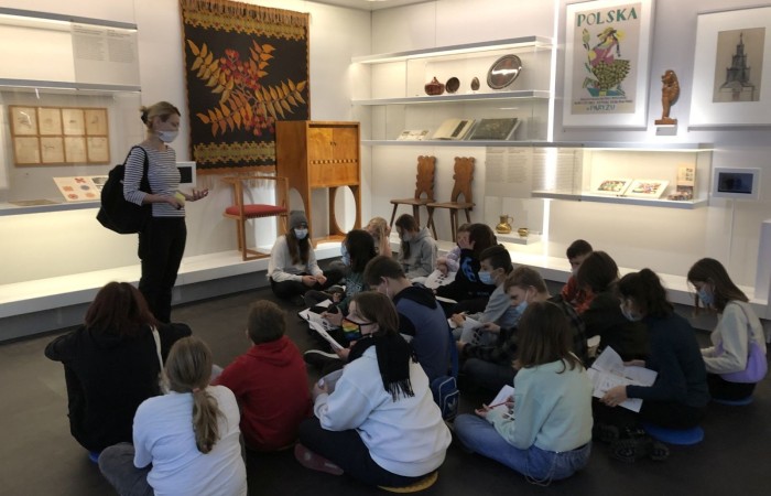 W dniach 9-11 grudnia 2021 uczniowie klas 7b i 7c uczestniczyli w wycieczce do stolicy Polski w ramach projektu Ministerstwa Edukacji i Nauki 