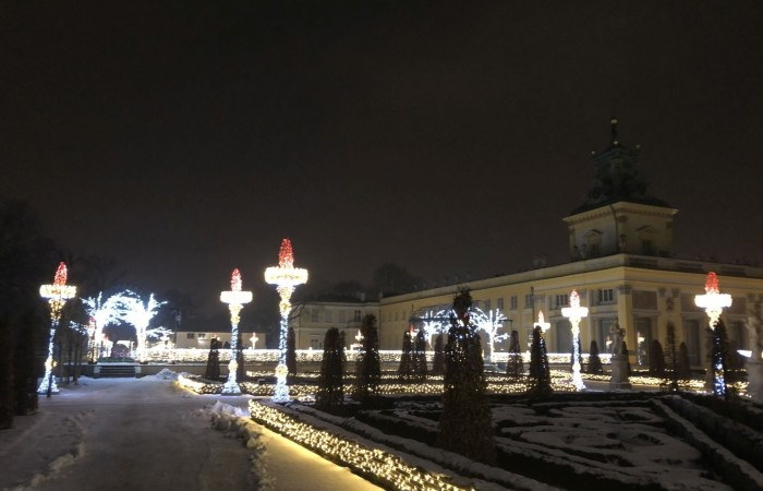 W dniach 9-11 grudnia 2021 uczniowie klas 7b i 7c uczestniczyli w wycieczce do stolicy Polski w ramach projektu Ministerstwa Edukacji i Nauki 