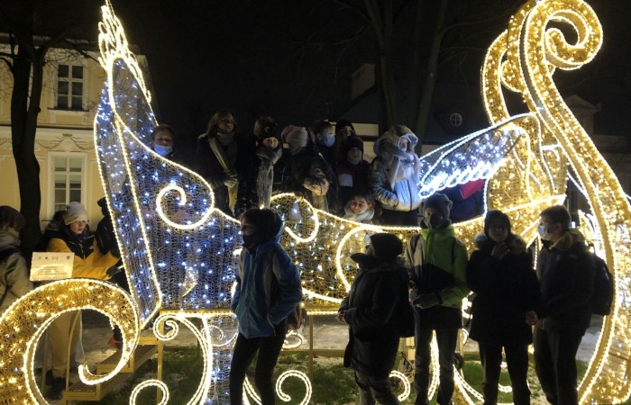 W dniach 9-11 grudnia 2021 uczniowie klas 7b i 7c uczestniczyli w wycieczce do stolicy Polski w ramach projektu Ministerstwa Edukacji i Nauki 