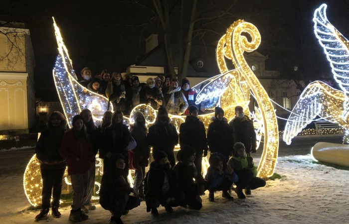 W dniach 9-11 grudnia 2021 uczniowie klas 7b i 7c uczestniczyli w wycieczce do stolicy Polski w ramach projektu Ministerstwa Edukacji i Nauki 