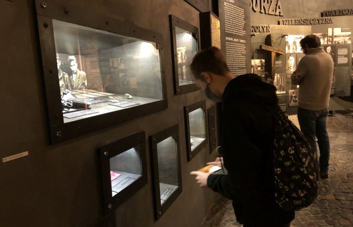 W dniach 9-11 grudnia 2021 uczniowie klas 7b i 7c uczestniczyli w wycieczce do stolicy Polski w ramach projektu Ministerstwa Edukacji i Nauki 