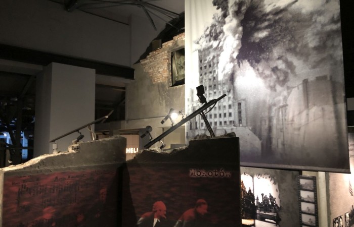 W dniach 9-11 grudnia 2021 uczniowie klas 7b i 7c uczestniczyli w wycieczce do stolicy Polski w ramach projektu Ministerstwa Edukacji i Nauki 