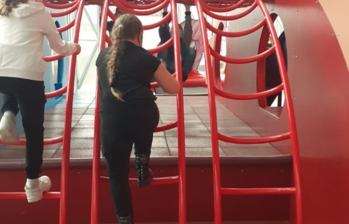 	14 grudnia 2021 uczniowie klas IIIa i IIIb uczestniczyli w wycieczce do Gdyni w ramach projektu Ministerstwa Edukacji i Nauki ,,Poznaj Polskę