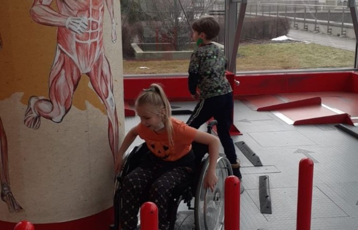 	14 grudnia 2021 uczniowie klas IIIa i IIIb uczestniczyli w wycieczce do Gdyni w ramach projektu Ministerstwa Edukacji i Nauki ,,Poznaj Polskę