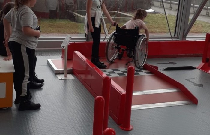 	14 grudnia 2021 uczniowie klas IIIa i IIIb uczestniczyli w wycieczce do Gdyni w ramach projektu Ministerstwa Edukacji i Nauki ,,Poznaj Polskę