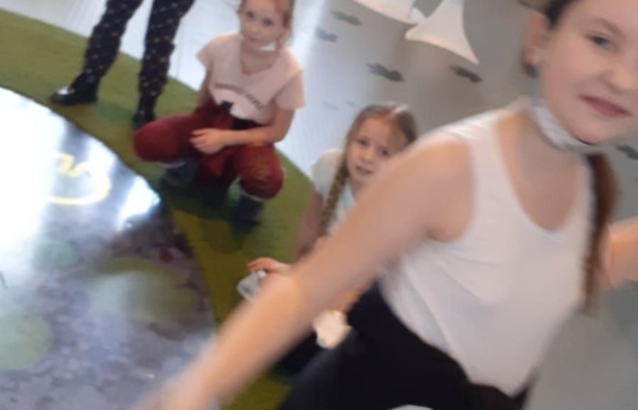 	14 grudnia 2021 uczniowie klas IIIa i IIIb uczestniczyli w wycieczce do Gdyni w ramach projektu Ministerstwa Edukacji i Nauki ,,Poznaj Polskę