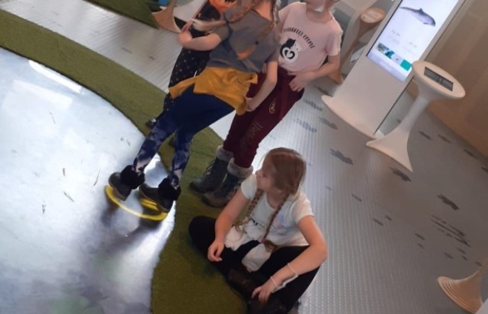 	14 grudnia 2021 uczniowie klas IIIa i IIIb uczestniczyli w wycieczce do Gdyni w ramach projektu Ministerstwa Edukacji i Nauki ,,Poznaj Polskę