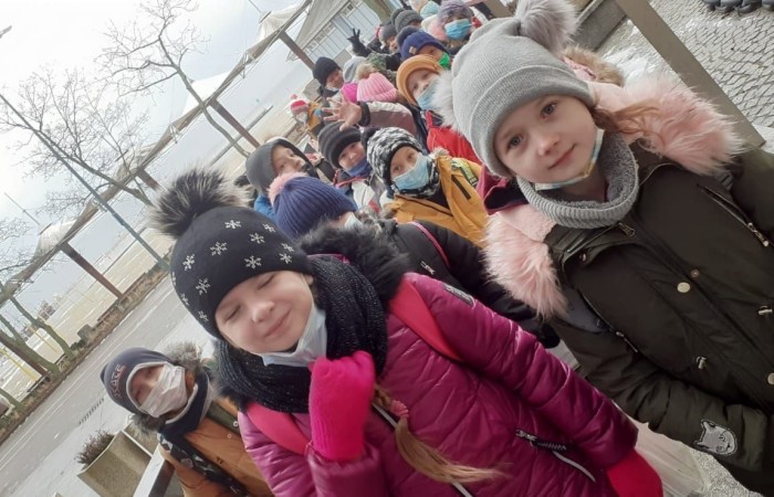 	14 grudnia 2021 uczniowie klas IIIa i IIIb uczestniczyli w wycieczce do Gdyni w ramach projektu Ministerstwa Edukacji i Nauki ,,Poznaj Polskę