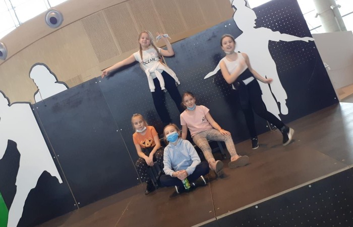 	14 grudnia 2021 uczniowie klas IIIa i IIIb uczestniczyli w wycieczce do Gdyni w ramach projektu Ministerstwa Edukacji i Nauki ,,Poznaj Polskę