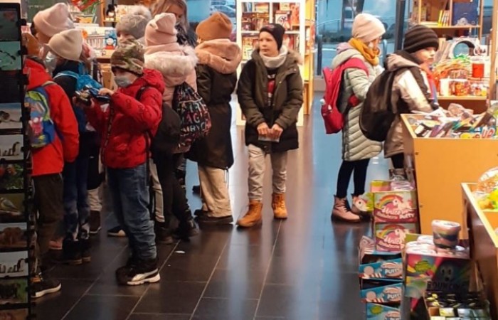 	14 grudnia 2021 uczniowie klas IIIa i IIIb uczestniczyli w wycieczce do Gdyni w ramach projektu Ministerstwa Edukacji i Nauki ,,Poznaj Polskę