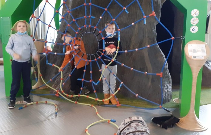 	14 grudnia 2021 uczniowie klas IIIa i IIIb uczestniczyli w wycieczce do Gdyni w ramach projektu Ministerstwa Edukacji i Nauki ,,Poznaj Polskę