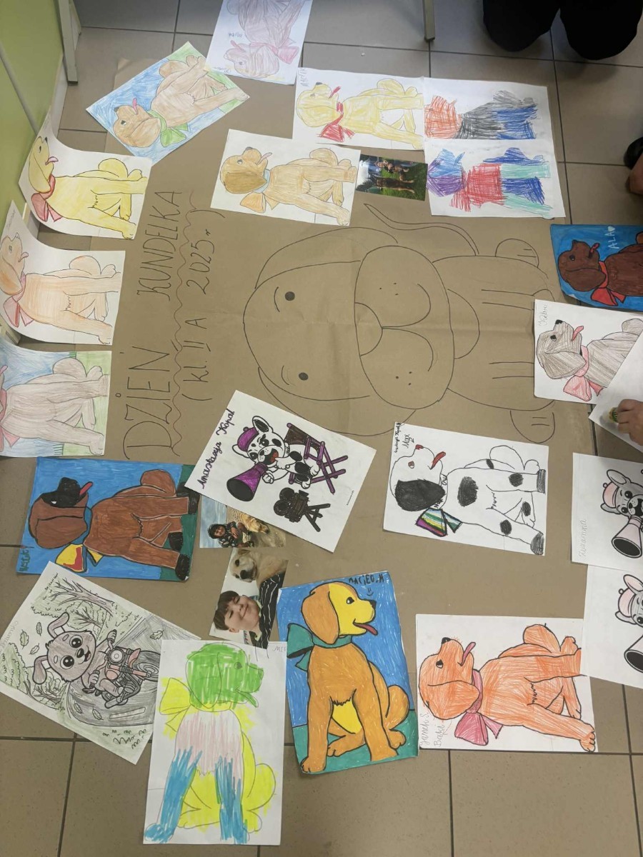 Z okazji Dnia Kundelka w naszej placówce odbyła się zbiórka karmy dla potrzebujących czworonogów. Dzięki ogromnemu zaangażowaniu dzieci i wsparciu rodziców udało się zebrać imponującą ilość darów, które trafiły do pobliskiego schroniska.

Z tej okazji dzieci z wielkim entuzjazmem przygotowały również piękne prace plastyczne inspirowane psimi przyjaciółmi. Ich wystawa ozdobiła sale i korytarze, wprowadzając wszystkich w radosny, psi klimat.

Serdecznie dziękujemy wszystkim darczyńcom za otwarte serca, życzliwość i wspólne świętowanie tego wyjątkowego dnia.