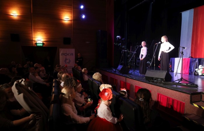 Nasza szkoła  uczestniczyła 11 listopada w występie artystycznym w sali widowiskowo-kinowej Pasłęckiego Centrum Kultury i Artystycznego z okazji Dnia Niepodległości. Na scenie zaprezentowały się uczennice z klasy 3a Zofia Misiułajtis i Magda Brzozowska z piosenką
 