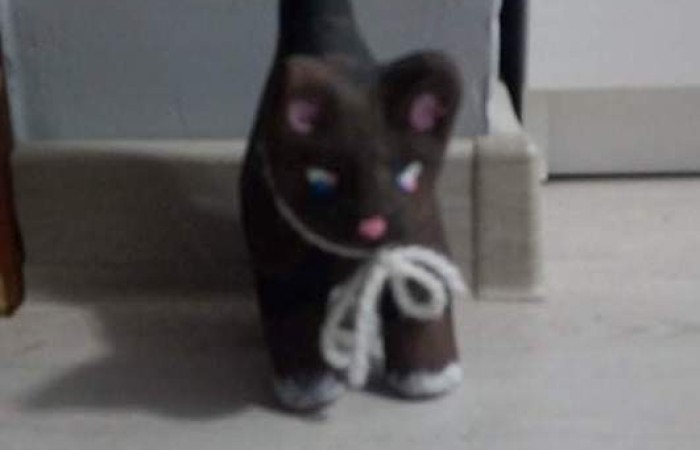 Na zajęciach edukacyjnych dziewczęta i chłopcy z klasy Va i Vb, poza poznawaniem róznych technik szybkiego czytania i uczenia się, rozwijają swoje zdolności artystyczne. Zajęcia odbywają się zarówno w szkole, jak i poza nią. Podczas wycieczki do miasta, podziwialiśmy miejscowe zabytki i robiliśmy zdjęcia. Jedząc pyszne lody, rozmawialiśmy o historii naszego miasta. Korzystając z zakupionych w ramach projektu materiałów, uwiecznialiśmy nasze miasto, szkicując najciekawsze obiekty specjalnymi przyborami. Uczniowie wykonywali metodą decupage piękne skrzynki na chusteczki, malowali koty i niesamowite maski karnawałowe. Podczas przedświątecznego spotkania, przy suto zastawionym stole i nastrojowej muzyce, wykonywali świąteczne podkładki na świece. Zajęcia pozwalają dzieciom rozbudzać kreatywność, wyobraźnię i zdolności.