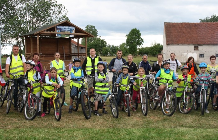 W szkole prężnie działa Samorząd Uczniowski oraz Szkolny Klub Wolontariatu, organizujące we współpracy wiele inicjatyw czy cyklicznych przedsięwzięć, np. Dzień bez Samochodu, Rajd Rowerowy, Światełko Pamięci, kampanię Zachowaj Trzeźwy Umysł.