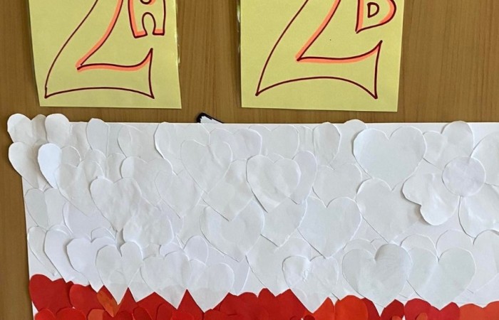 Flaga wykonana przez klasy 2